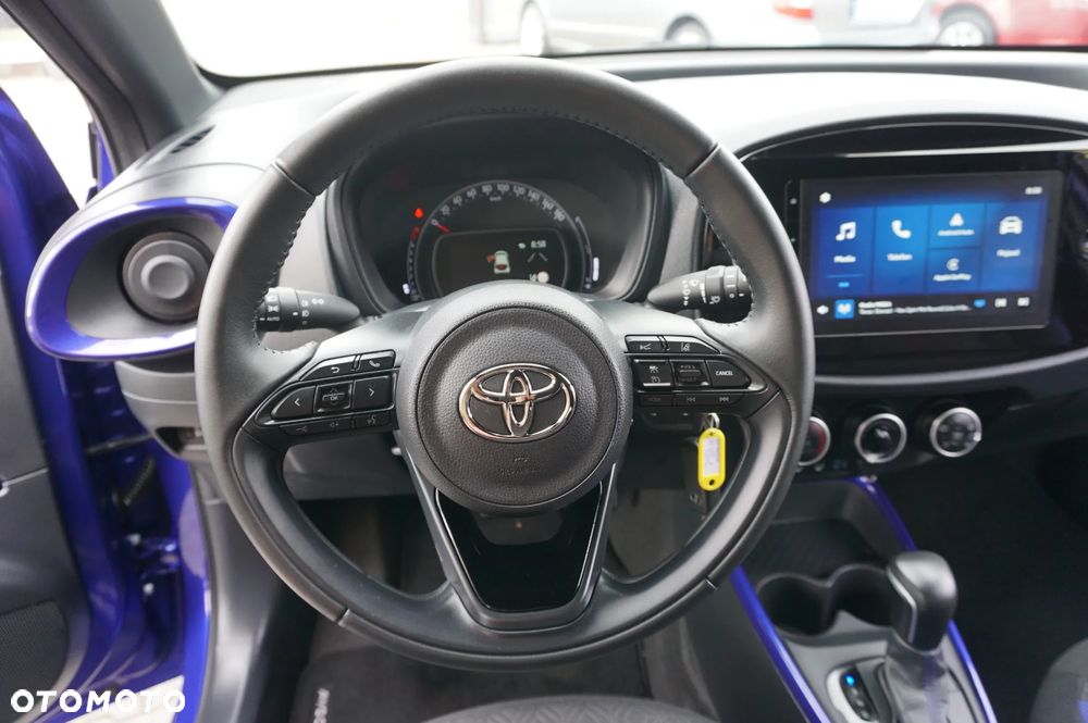 Toyota Aygo X x-shift x-play Team Deutschland - 33