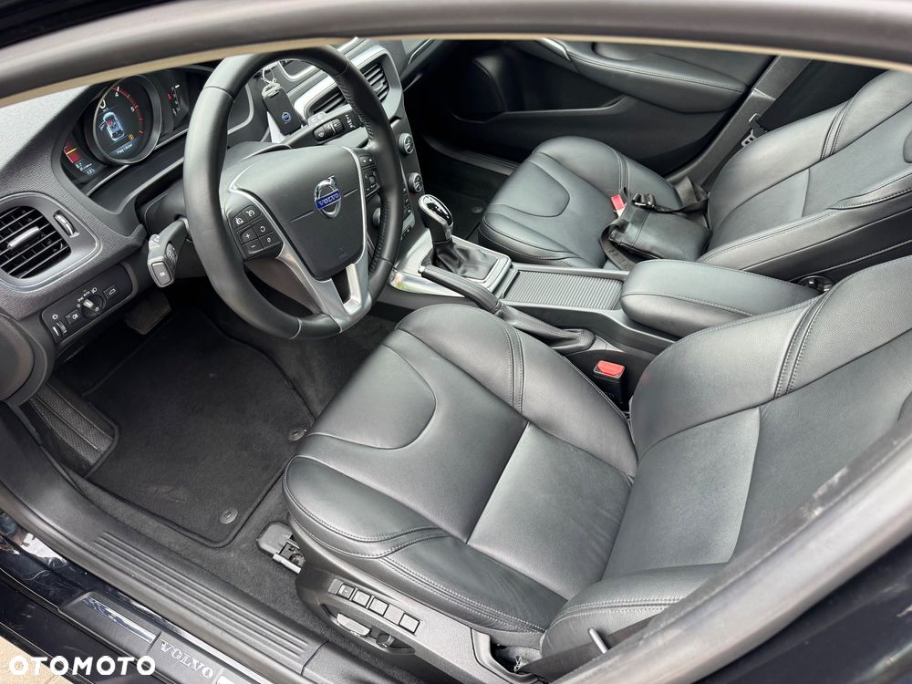 Volvo V40 D4 Geartronic Summum - 14
