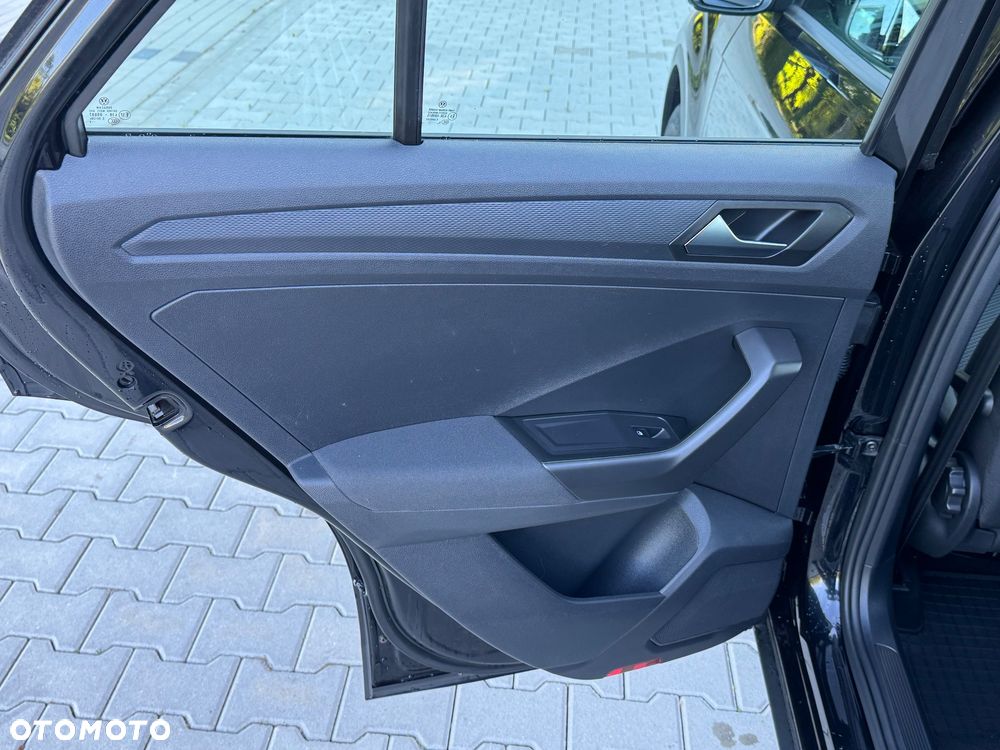 Volkswagen T-Roc - 21