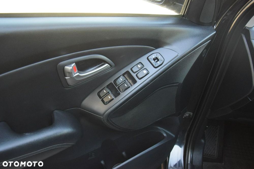 Hyundai ix35 2.0 Premium 2WD - 24