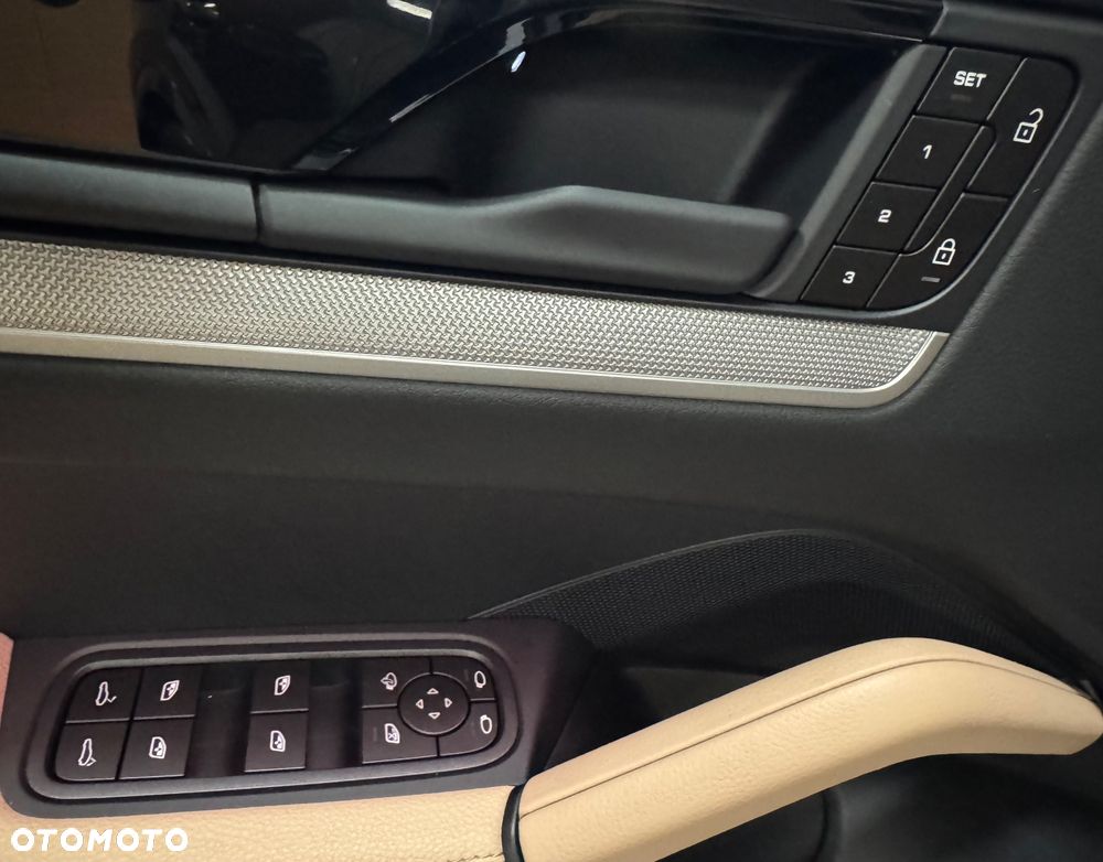 Porsche Cayenne Standard - 17