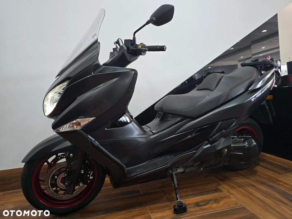 Suzuki Burgman - 26