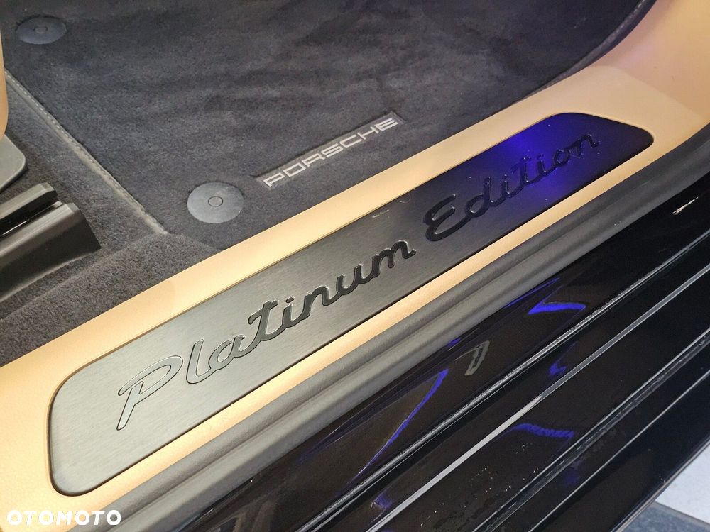 Porsche Panamera - 31