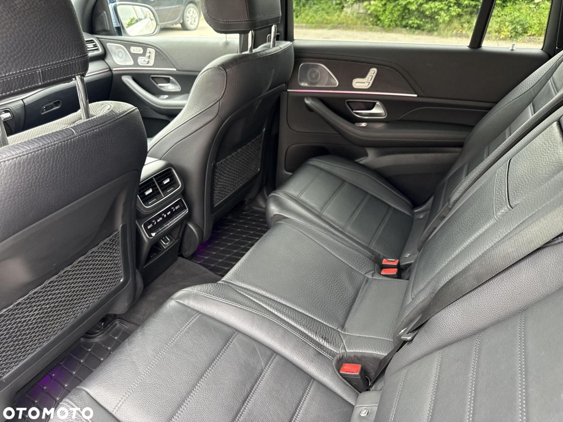 Mercedes-Benz GLS - 16