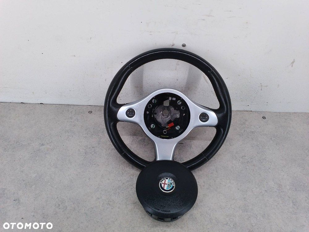 KIEROWNICA Z PODUSZKĄ ALFA ROMEO 159 156061211 86250210091  1000465N76 - 2