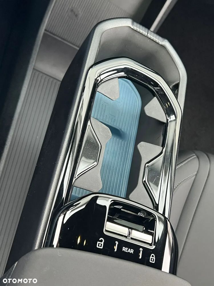 Volvo EX30 Twin Motor Performance AWD Ultra - 24