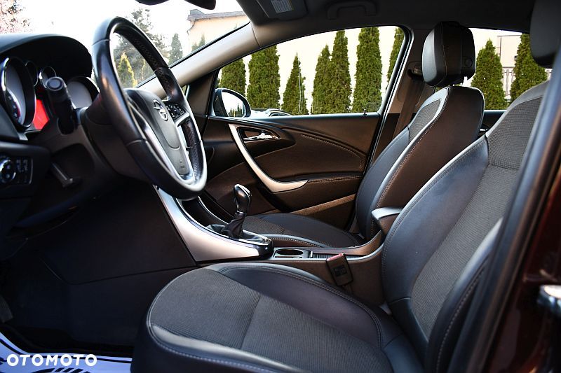 Opel Astra 1.4 Turbo Edition - 10