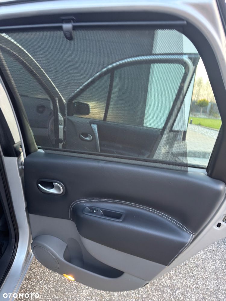 Renault Scenic 2.0 16V Privilege - 29