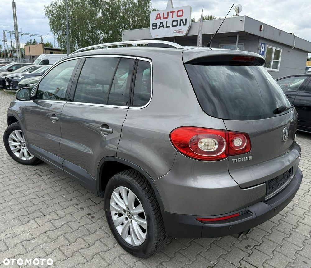 Volkswagen Tiguan - 4