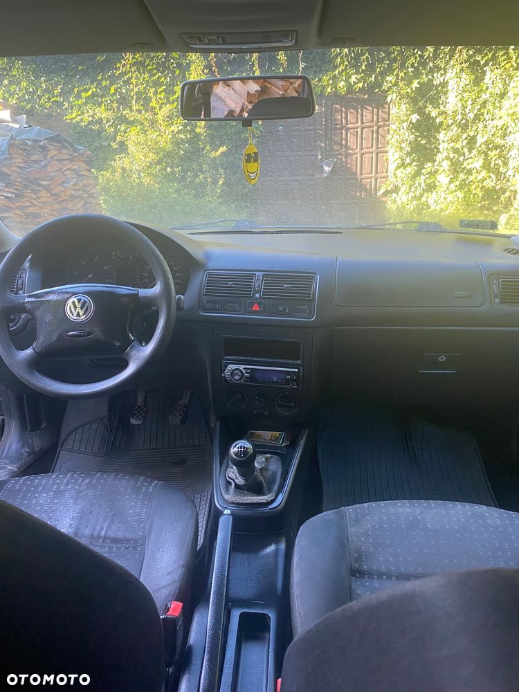 Volkswagen Golf - 4