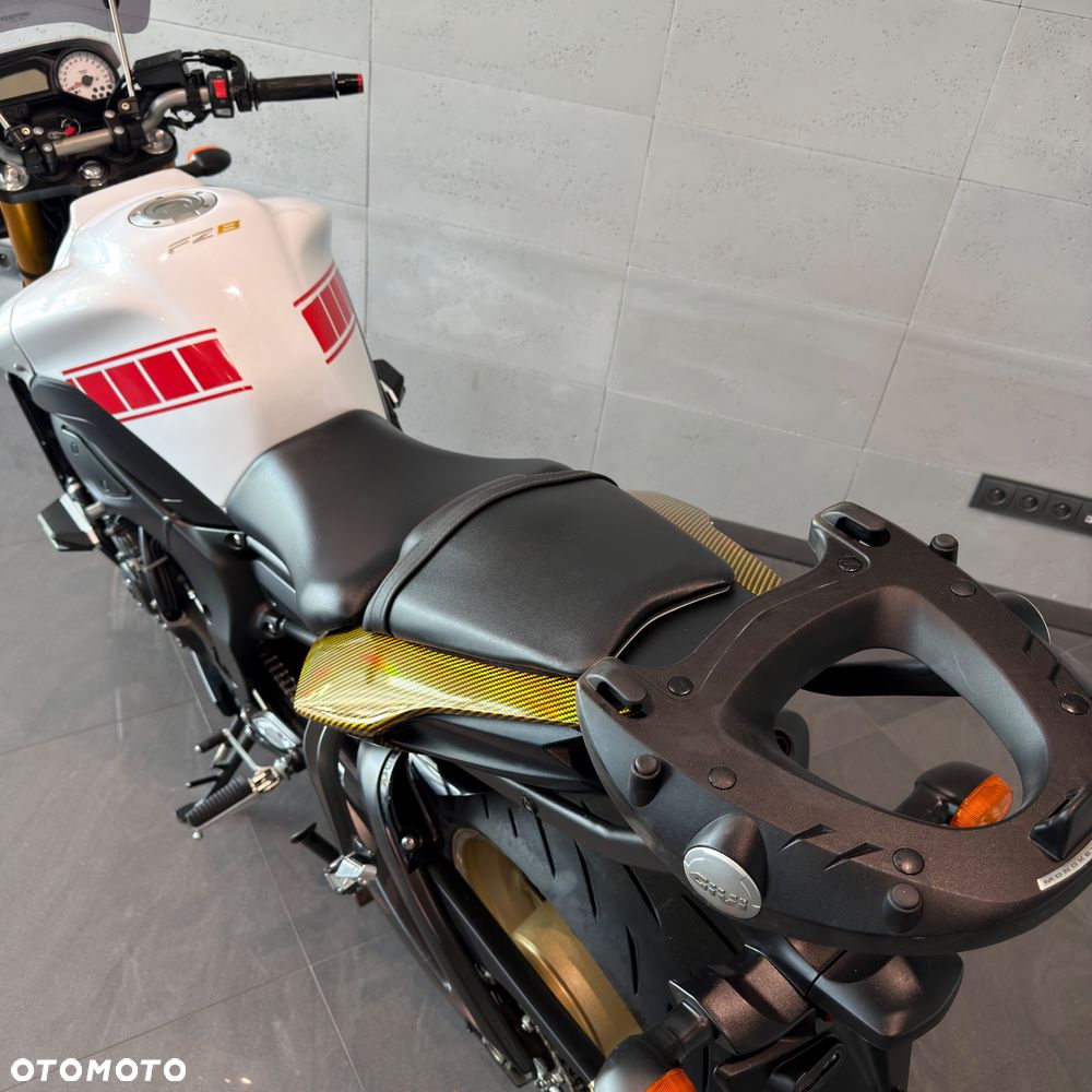 Yamaha FZ8 - 13