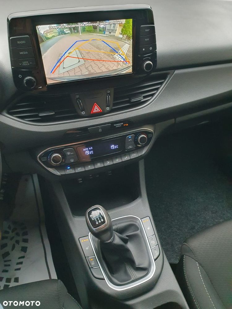 Hyundai i30 blue Kombi 1.4 YES Gold - 8