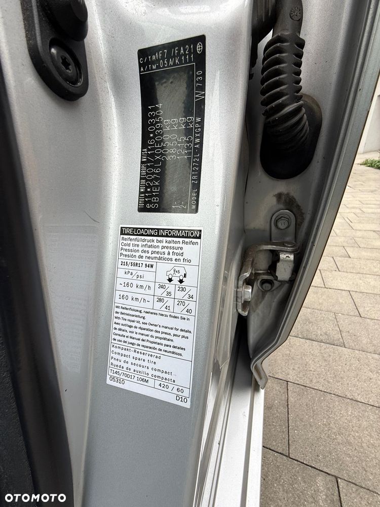 Toyota Avensis 2.0 Premium MS - 27