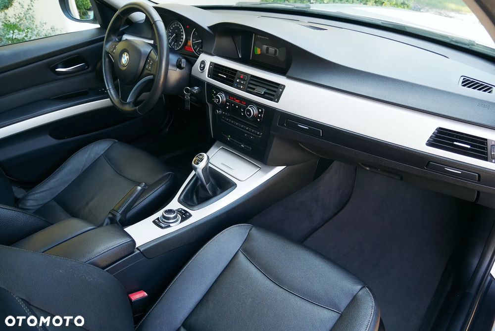 BMW Seria 3 318i Edition Exclusive - 15