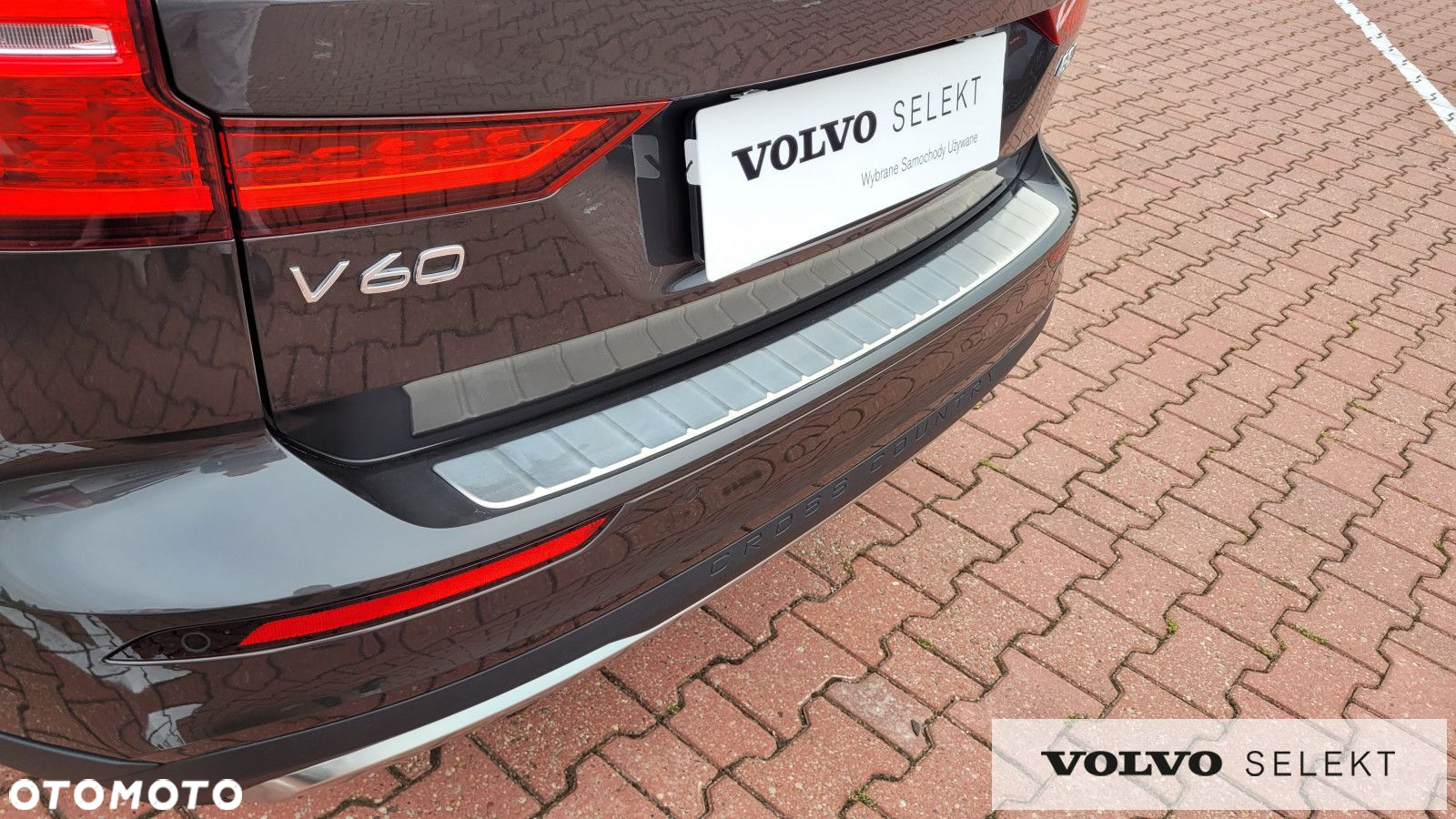 Volvo V60 Cross Country - 15