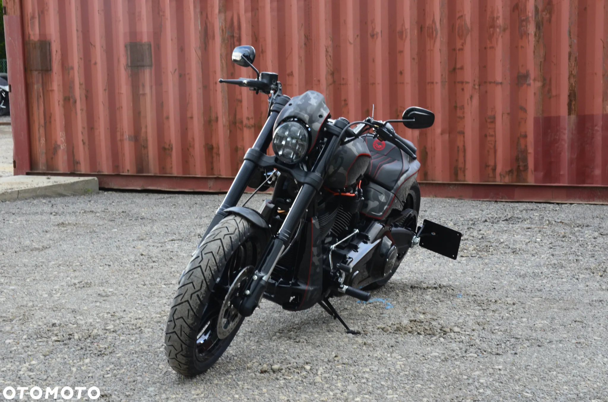 Harley-Davidson Softail FXDR - 14