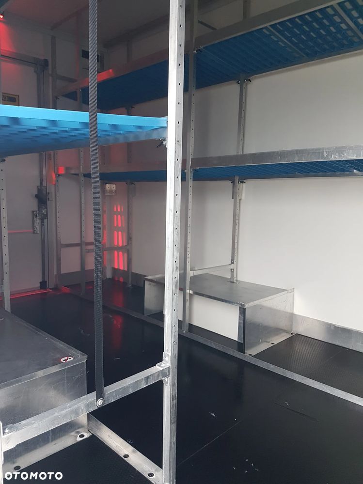 Iveco DAILY KONTENER NISKOPODŁOGOWY 4,43x2,23x2,43 SKLEP FOODTRUCK BAR KLIMA KONIOWÓZ KAMPER - 33