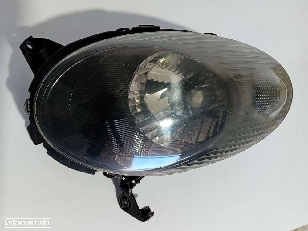 Ótica / farol esquerda NISSAN Micra III (K12) - 2