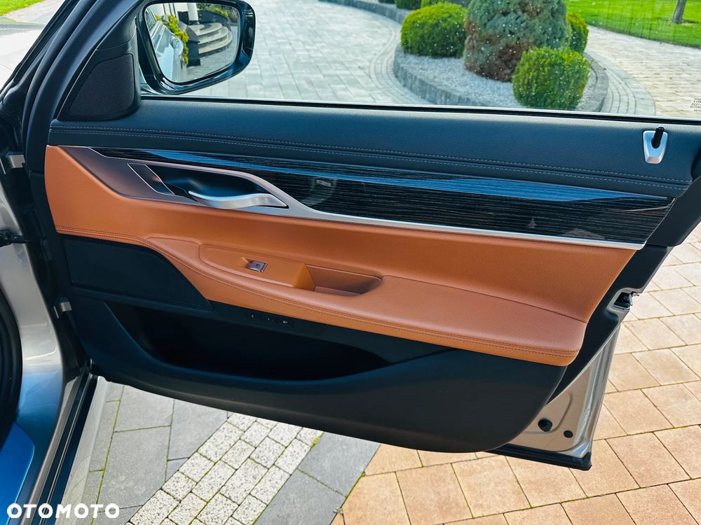 BMW Seria 7 730d xDrive sport - 18