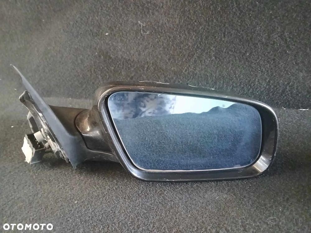 Audi A6 C5 Lusterko prawe - 1