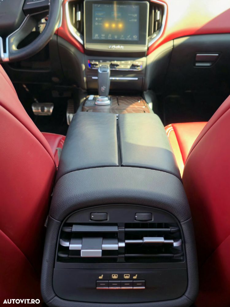 Maserati Ghibli GranLusso - 27