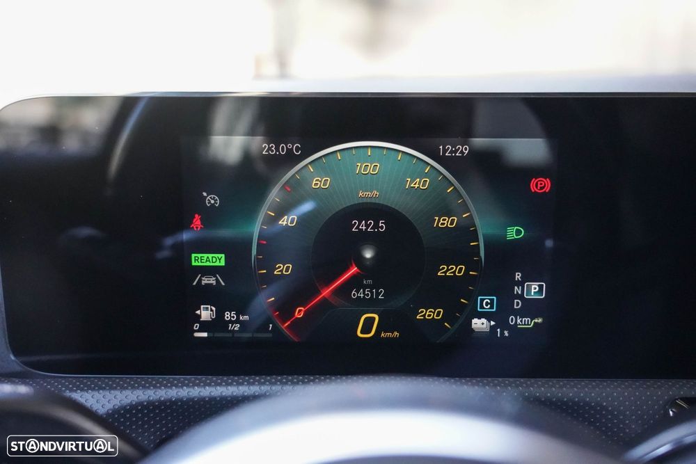 Mercedes-Benz A 250 e AMG Line - 26