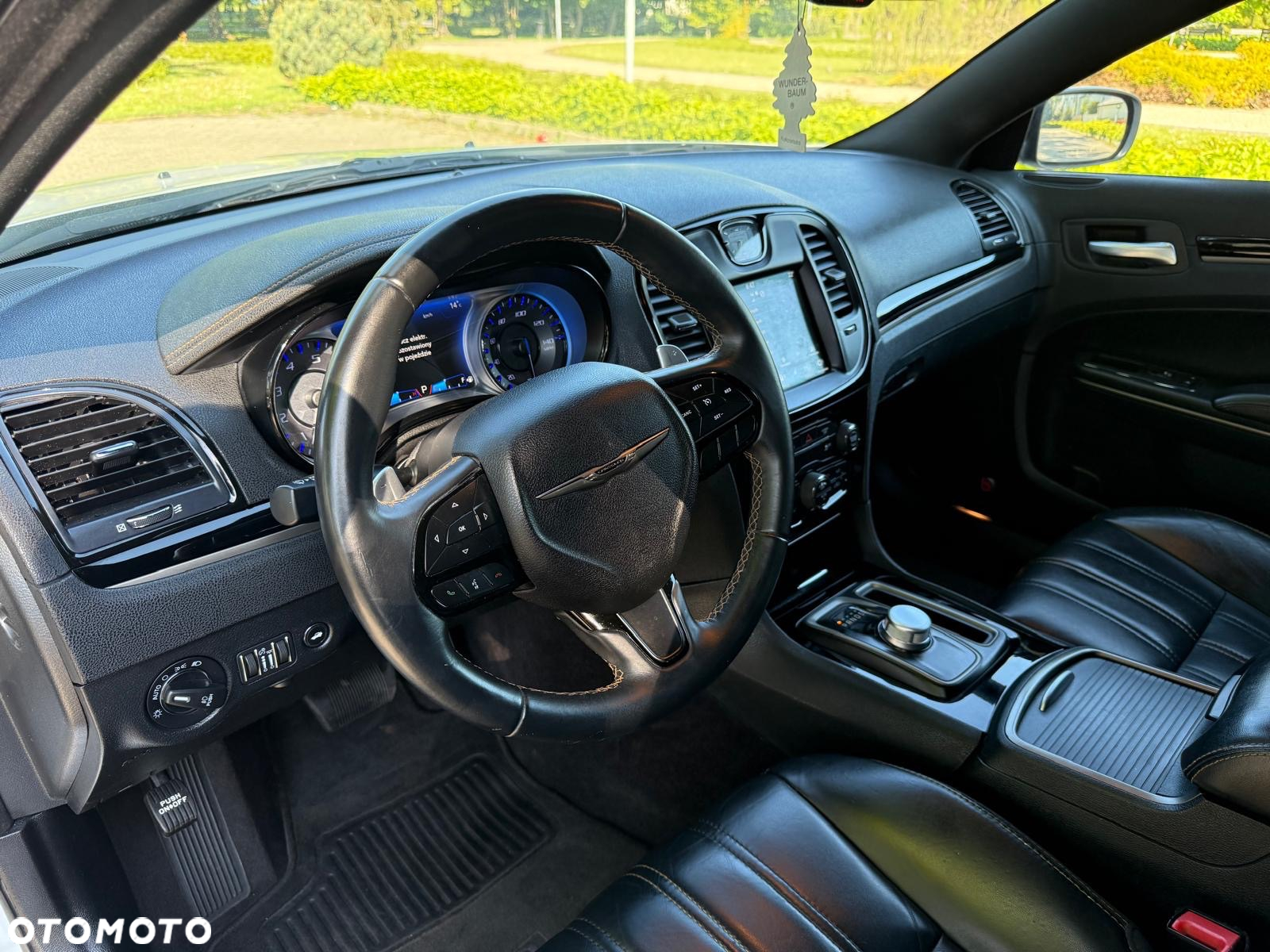 Chrysler 300s - 7