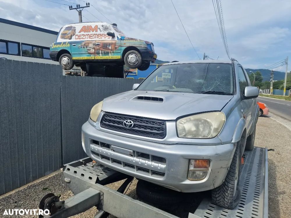 Dezmembrez Toyota Rav 4 2.0 diesel an 2004 2 uși - 1
