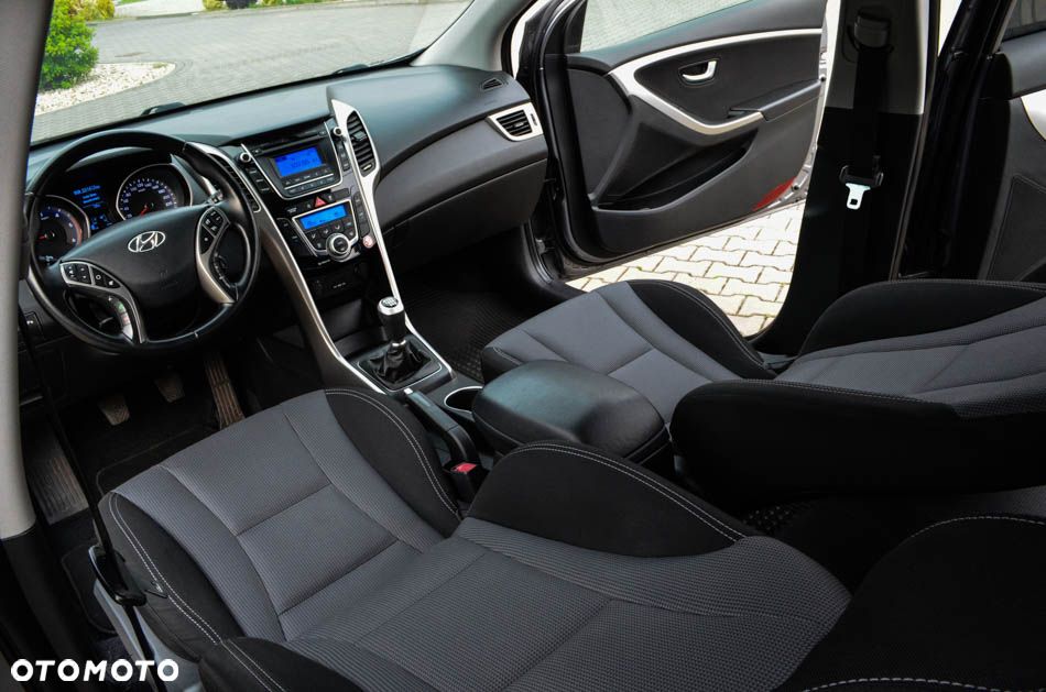 Hyundai i30 blue 1.6 CRDi Trend - 34