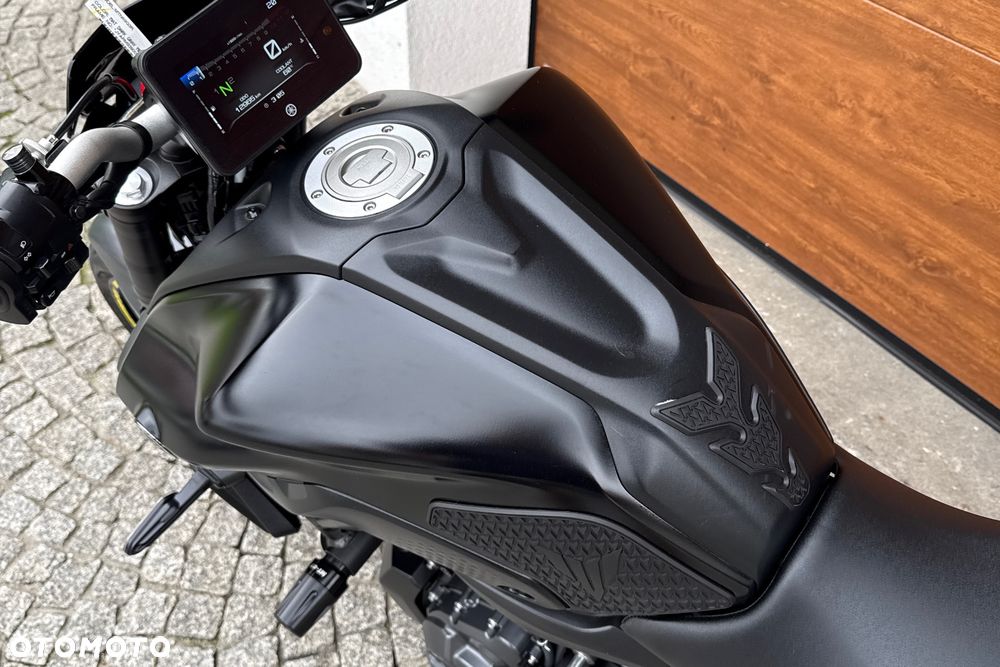 Yamaha MT - 27