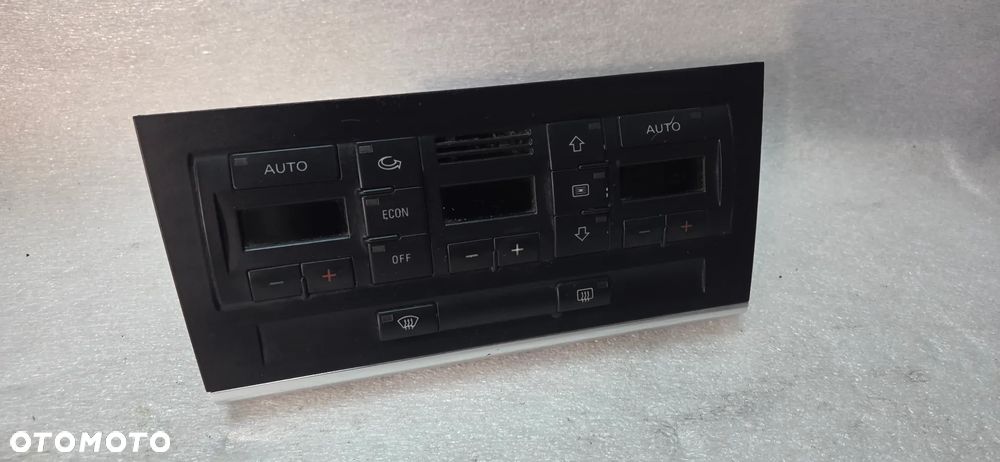 Panel klimatyzacji Audi A4 B6 -043AA - 1