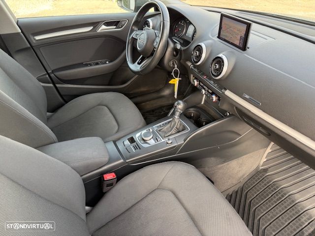 Audi A3 1.6 TDI S tronic design - 13