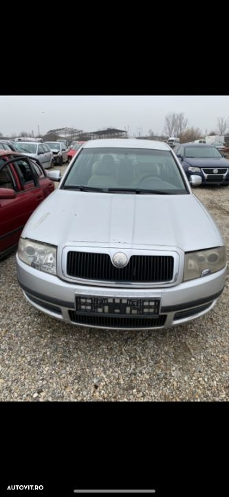 Dezmembrez Skoda Superb 1 - 4