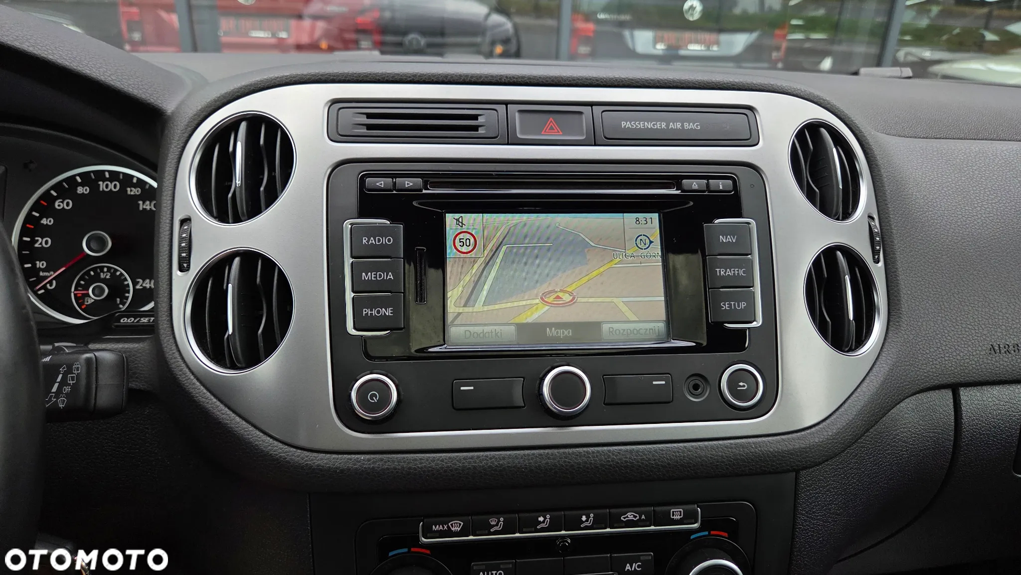 Volkswagen Tiguan 2.0 TDI DPF BlueMotion Technology Lounge Sport & Style - 17