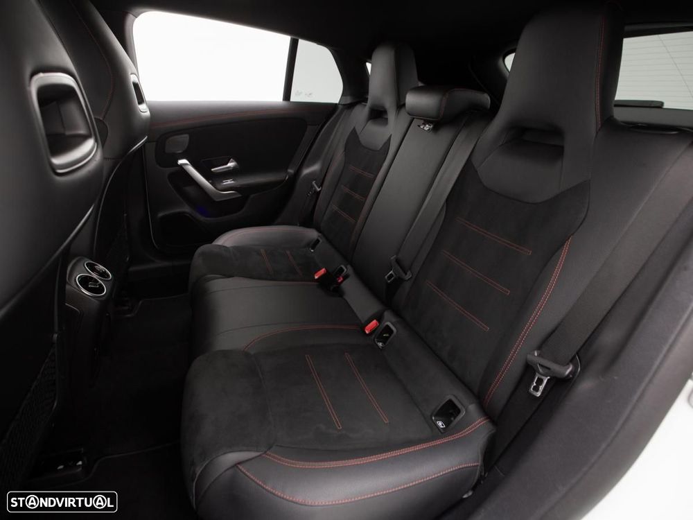 Mercedes-Benz CLA 250 e Shooting Brake AMG Line - 10