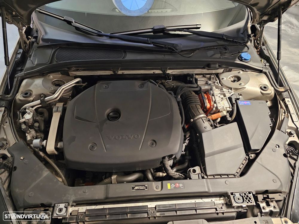 Volvo V60 2.0 T8 AWD TE R-Design - 32