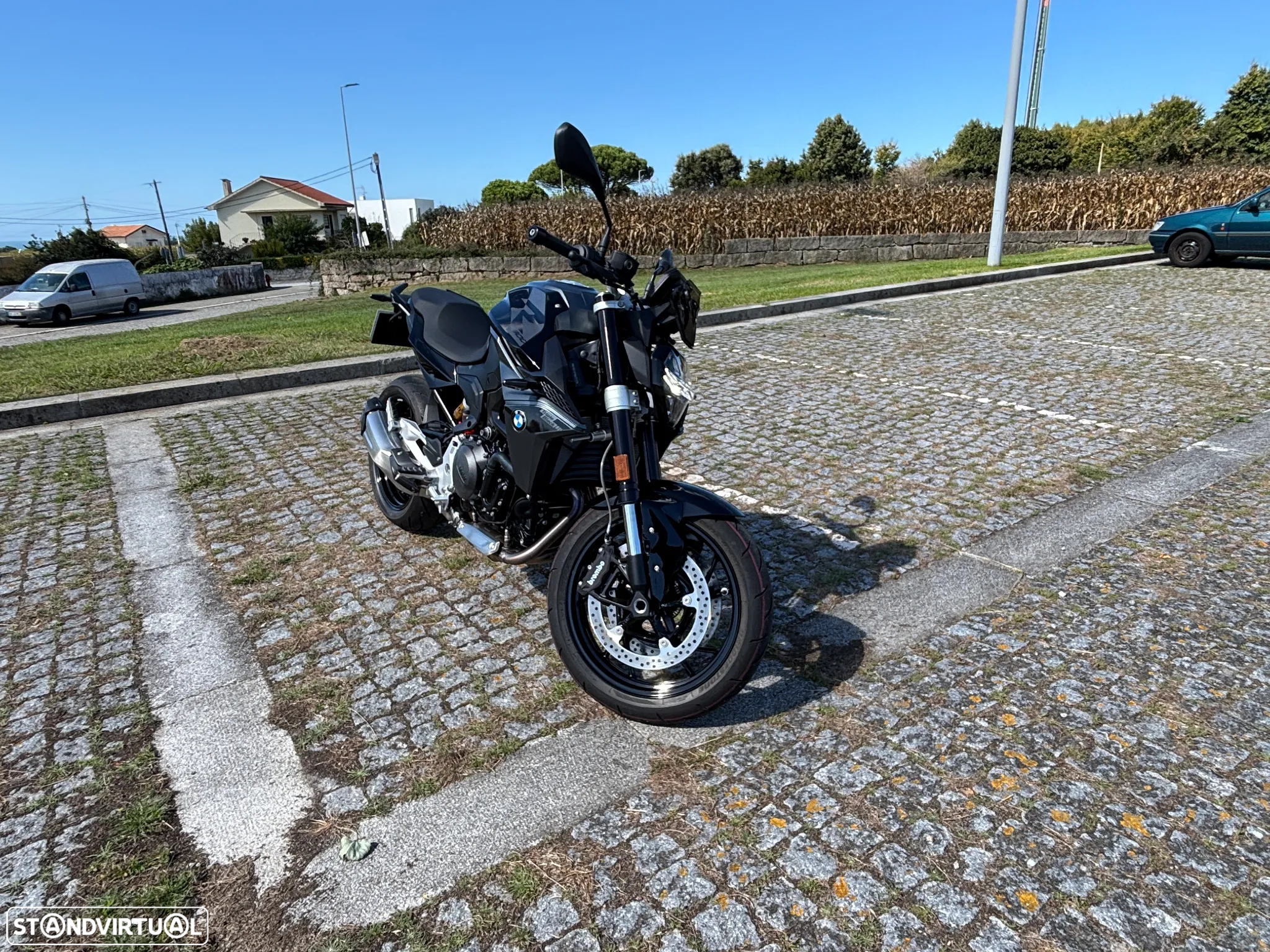 BMW F 900 R Triple Black - 3