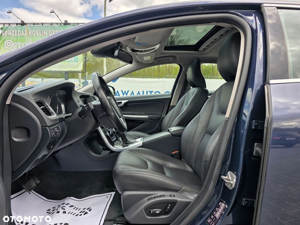 Volvo V60 D6 Twin Engine Geartronic Summum - 11