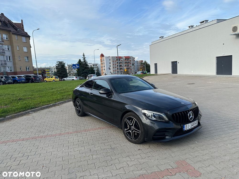 Mercedes-Benz Klasa C 220 d 4Matic 9G-TRONIC AMG Line - 2