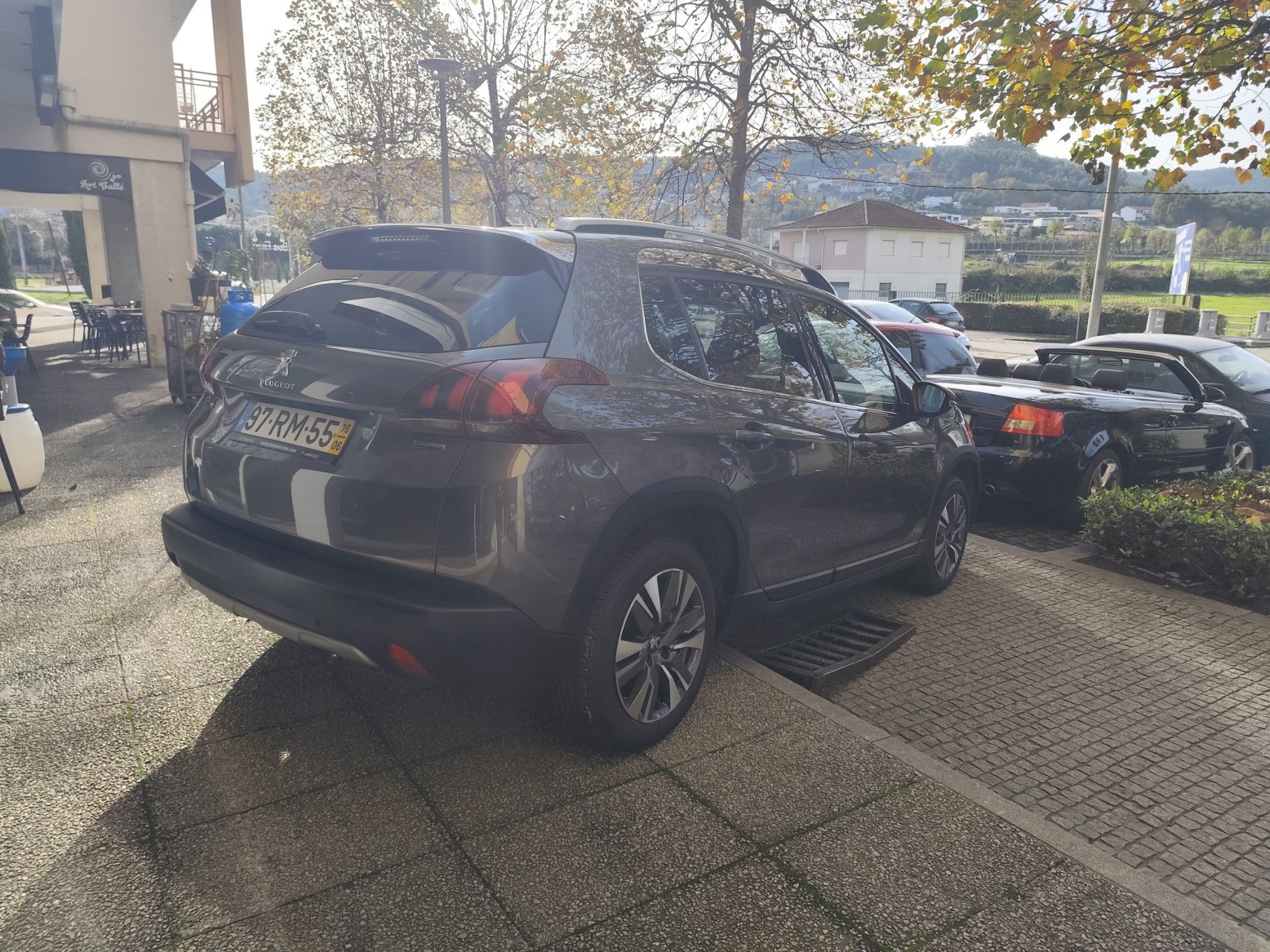 Peugeot 2008 1.2 PureTech Allure - 9