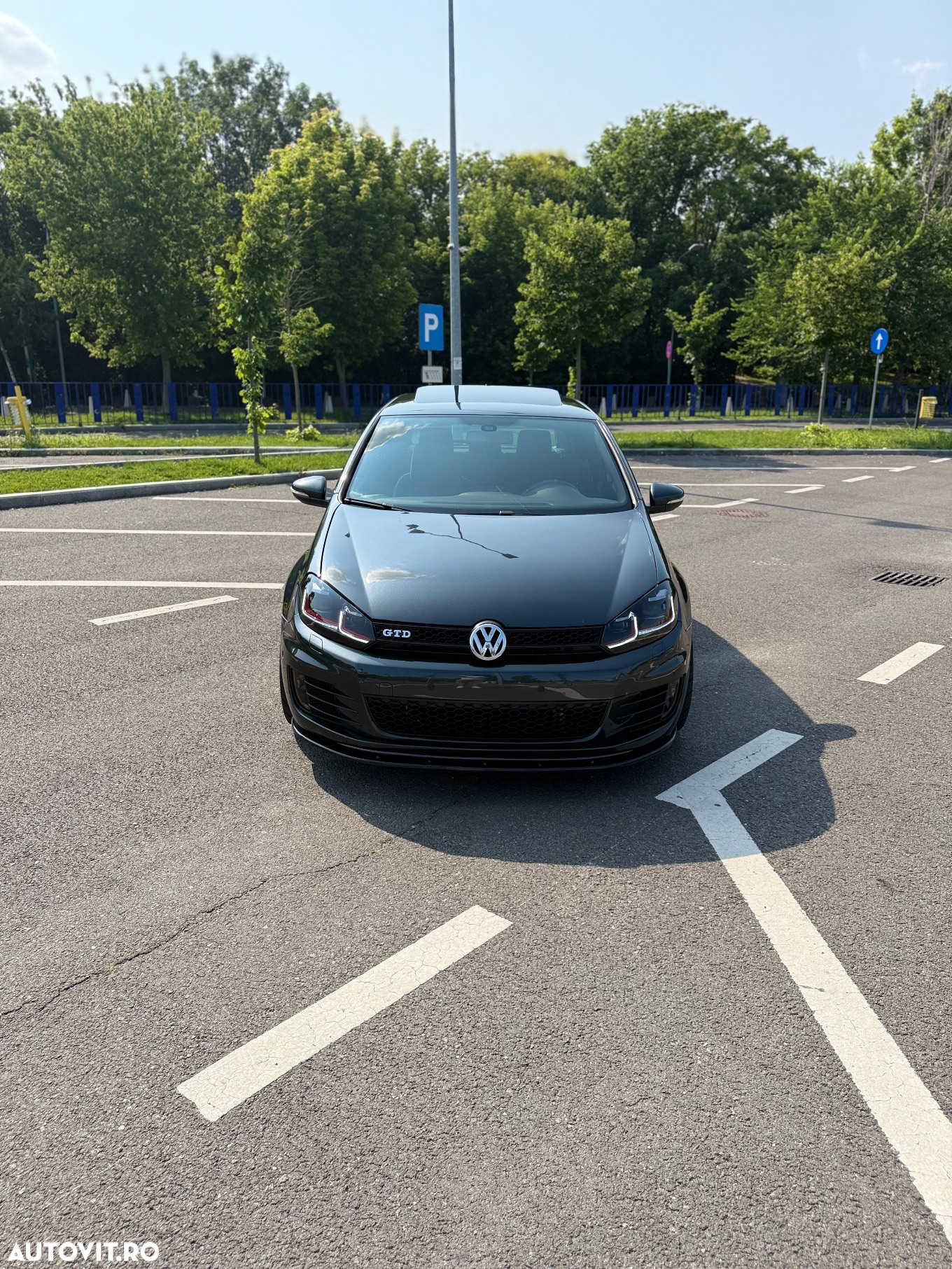 Volkswagen Golf 2.0 DPF GTD - 2