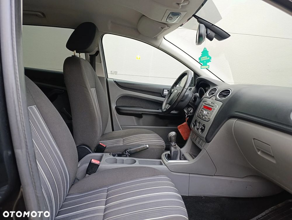 Ford Focus 1.6 16V Style - 33