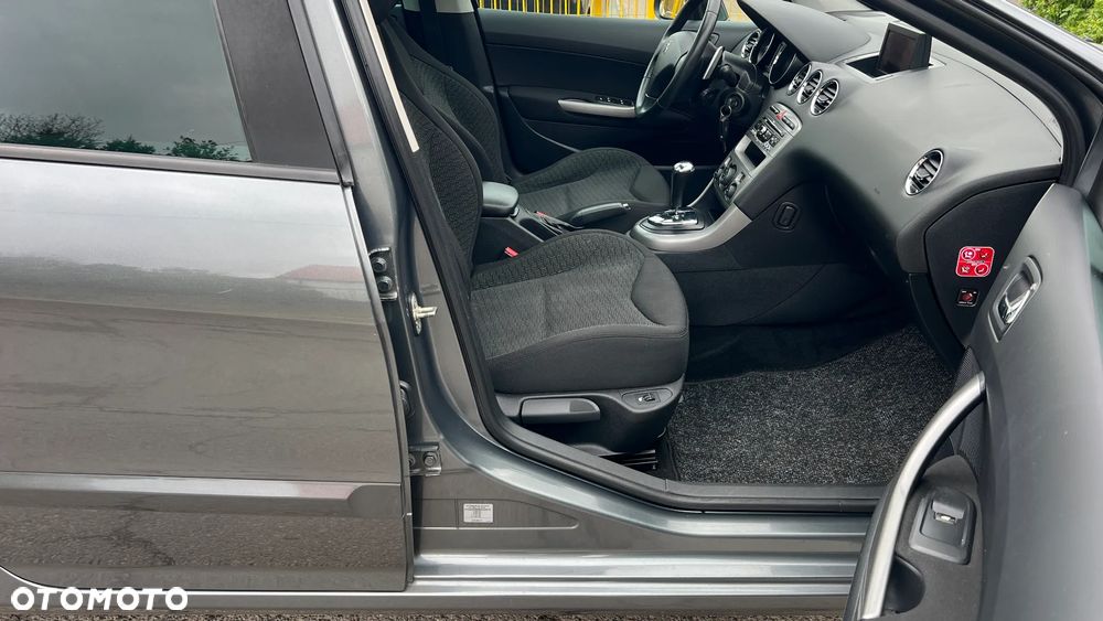 Peugeot 308 HDi FAP 110 EGS6 Platinum - 23
