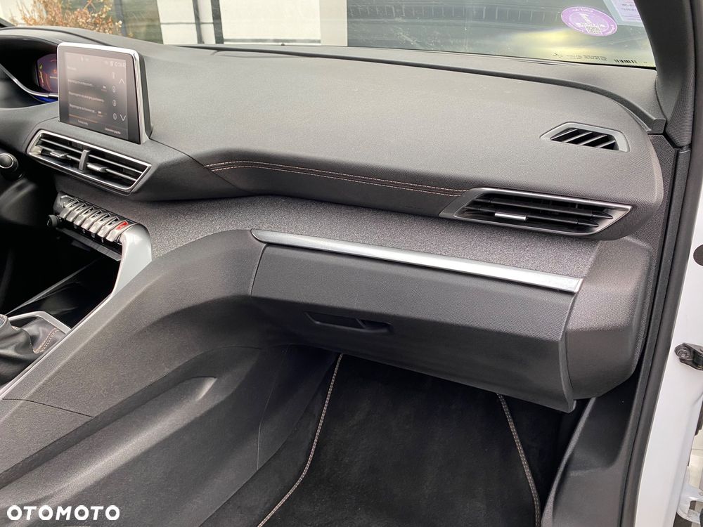 Peugeot 5008 - 13