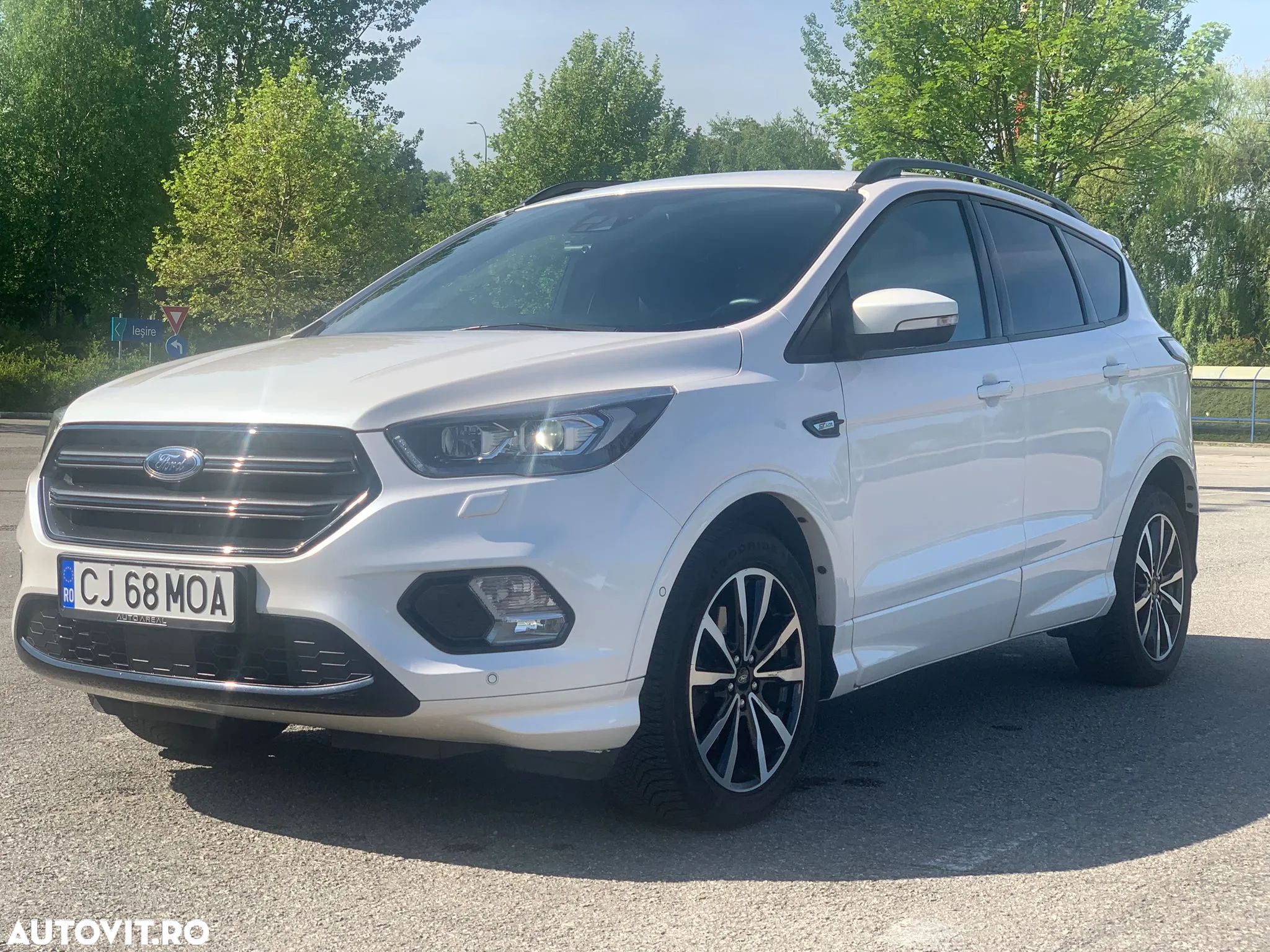 Ford Kuga 1.5 EcoBoost 4x4 Aut. ST-Line - 1
