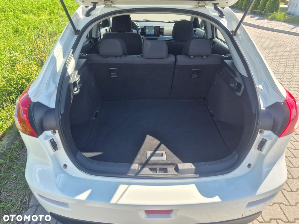 Mitsubishi Lancer 1.5 Invite - 19