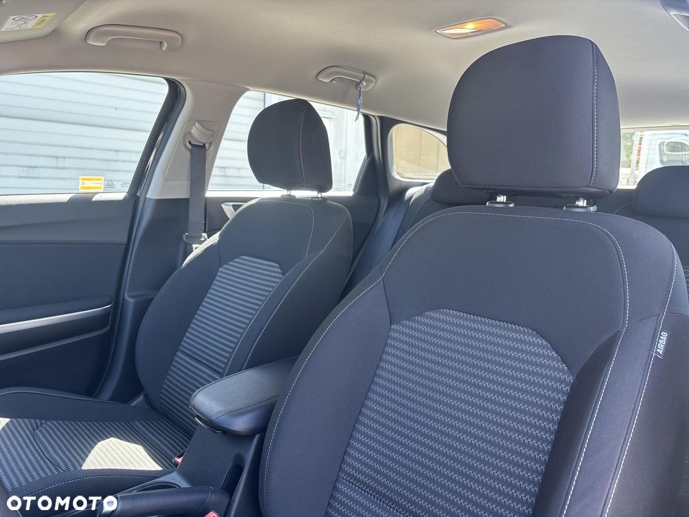 Kia Ceed 1.5 T-GDI M - 11