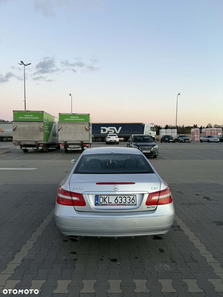 Mercedes-Benz Klasa E 220 CDI DPF BlueEFFICIENCY 7G-TRONIC Avantgarde - 14