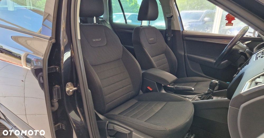 Skoda Octavia Scout 2.0 TDI 4x4 DSG - 20