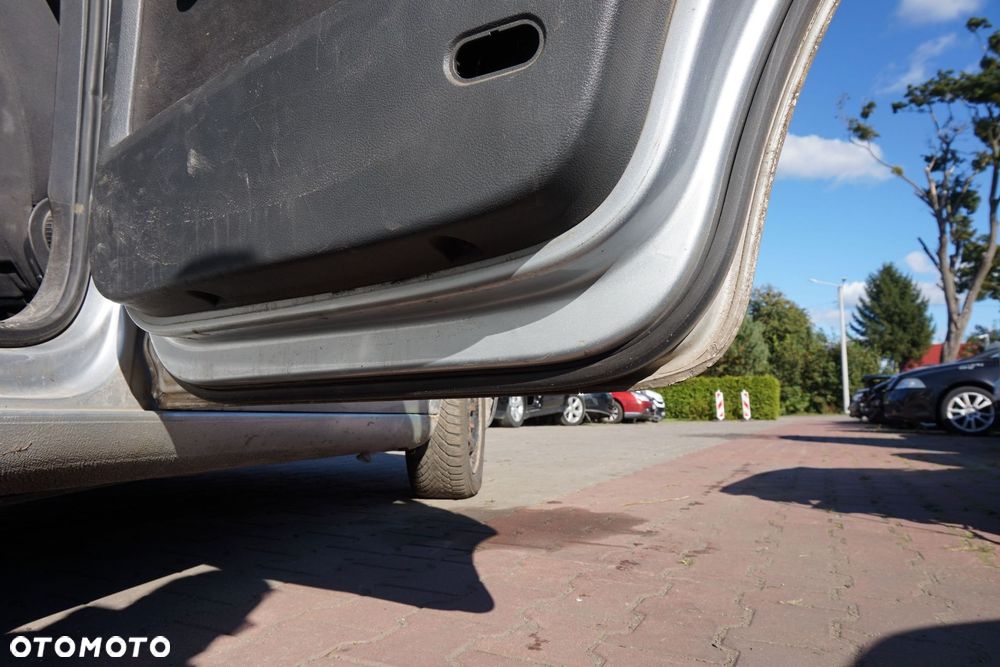 DRZWI TYLNE LEWE TOURAN I 1T LA7W  SREBRNY VOLKSWAGEN 2003-2006 - 7